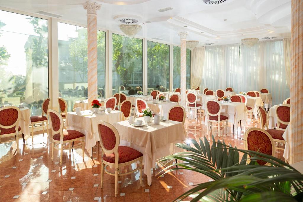Restaurace v ubytování Hotel Gallia Palace