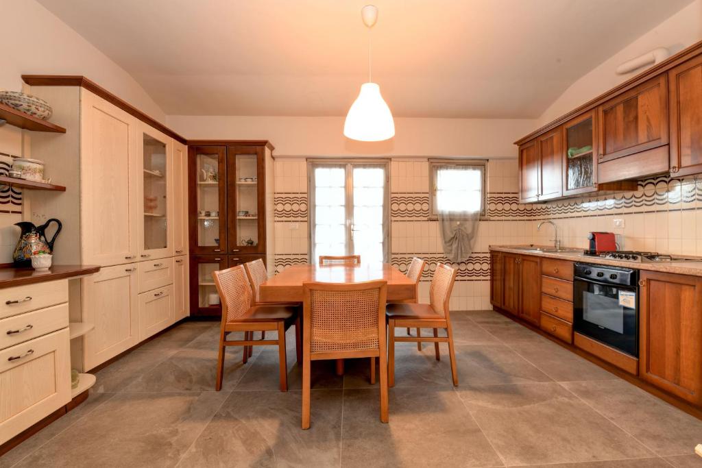 Kuchyň nebo kuchyňský kout v ubytování Hotel Tripoli