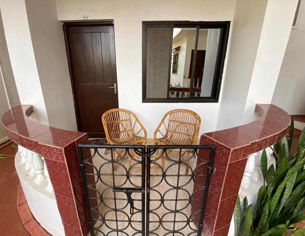 Гостиная зона в SHANU'S SEASIDE INN - A Family-Run Guesthouse just 100 metres from Candolim Beach