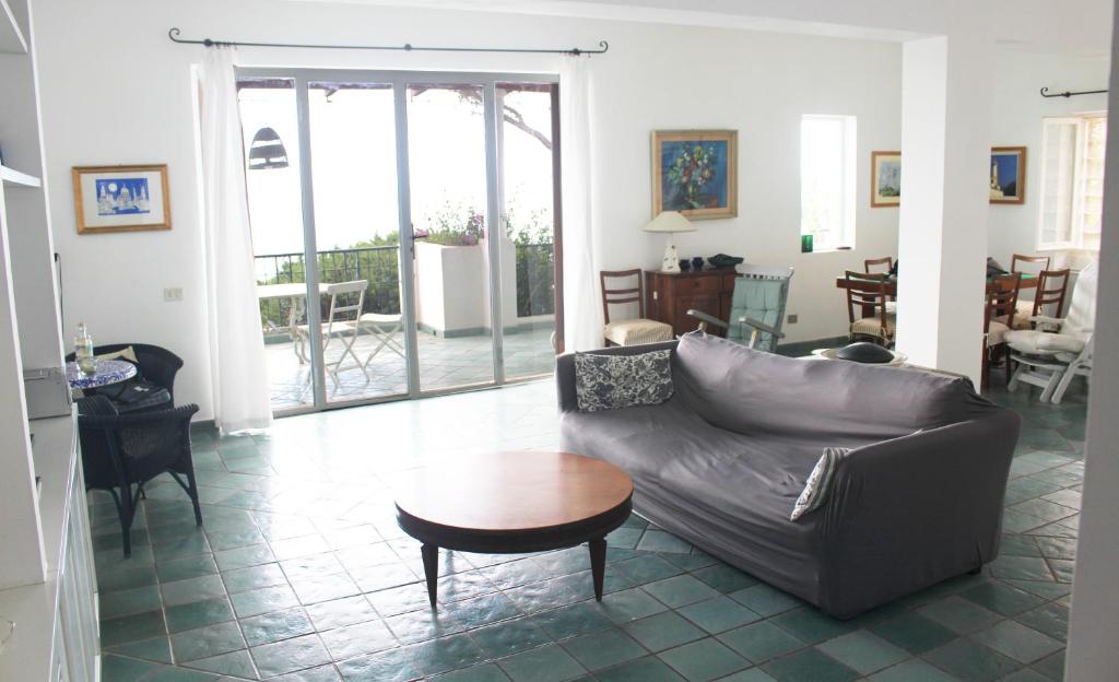 Posedenie v ubytovaní Amazing Villa seafront on Circeo Mountain