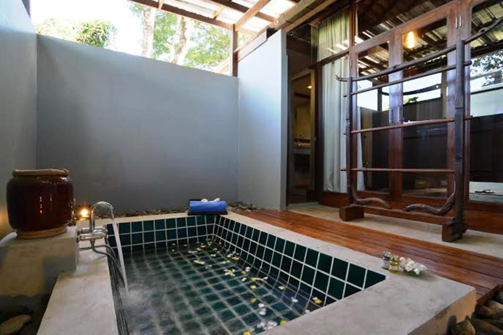 The Quarter Pai - 14