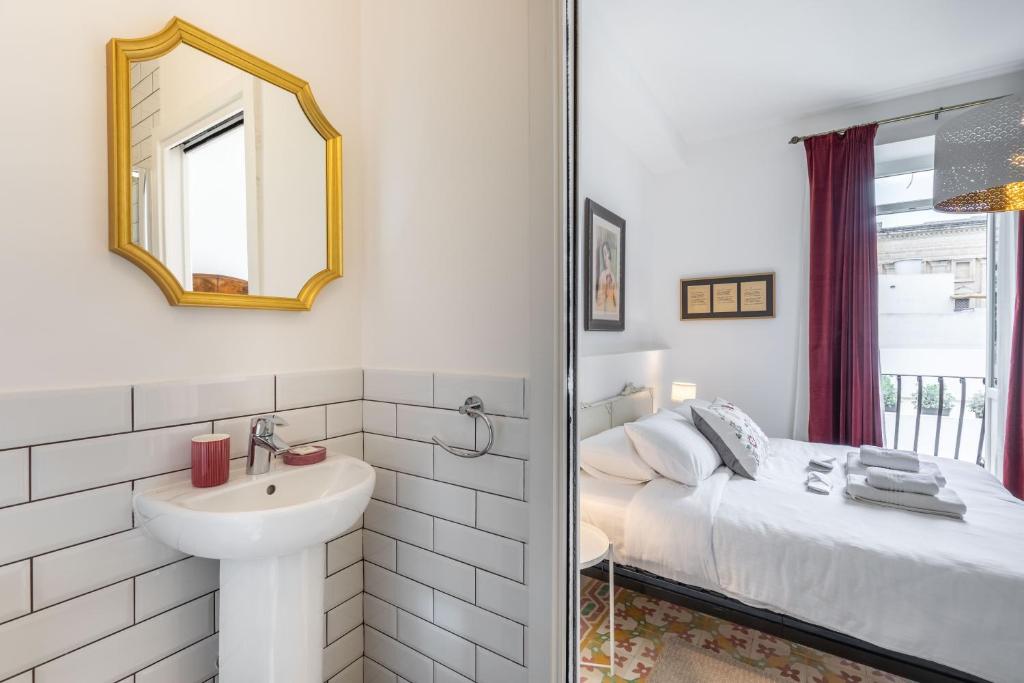 Postel nebo postele na pokoji v ubytování Mosta Dome B&B