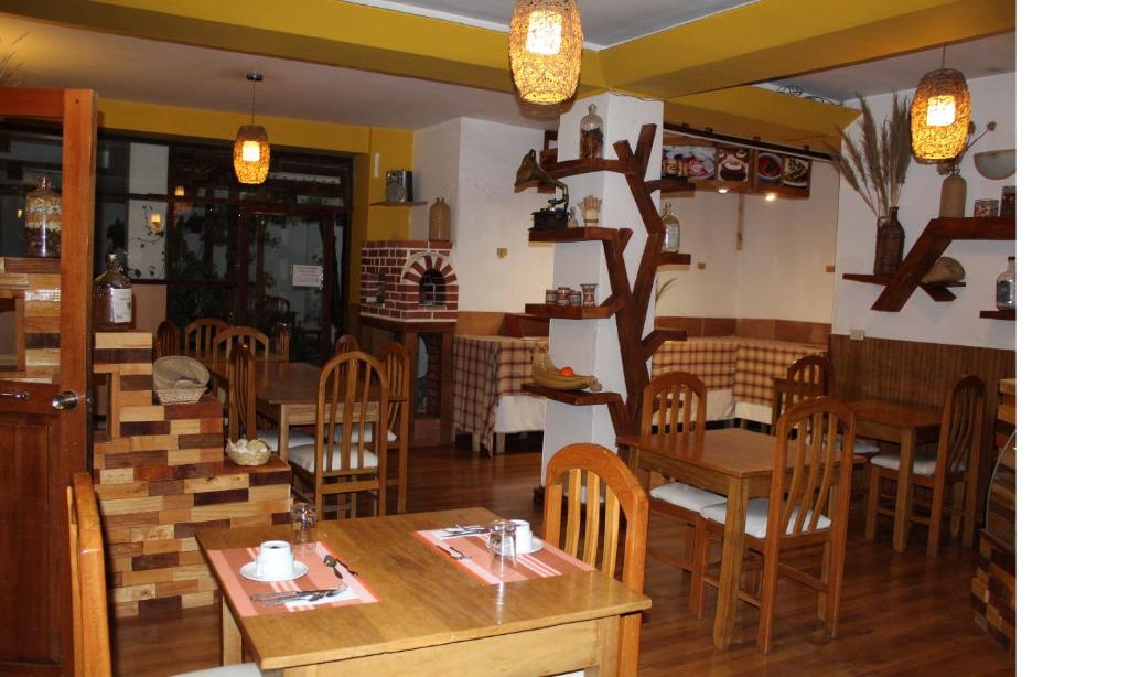 Restaurace v ubytování Kaaro Hotel El Buho