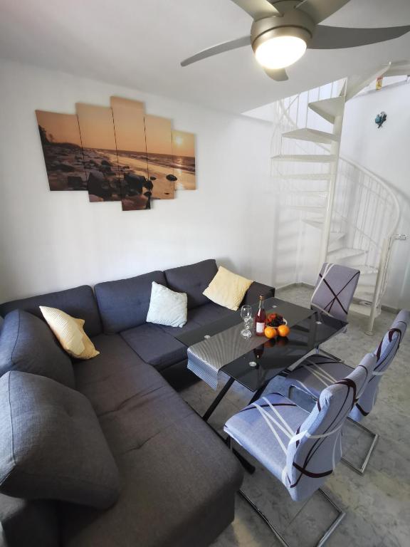 Posezení v ubytování APARTAMENT ORIHUELA COSTA PLAYA FLAMENCA