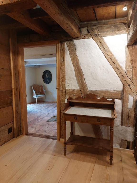 Fotografie z fotogalerie ubytování Historisches Doppel - Riegelbauernhaus v destinaci Langnau am Albis