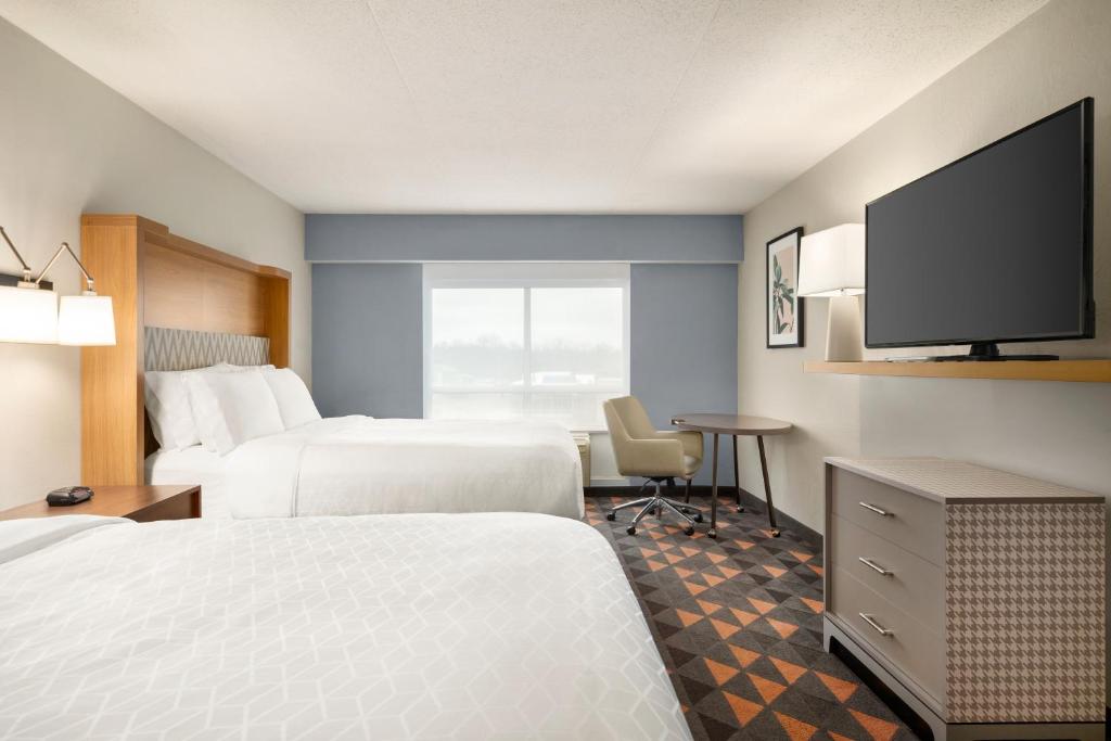 Holiday Inn Florence by IHG - Standard Queen Room With Two Queen Beds