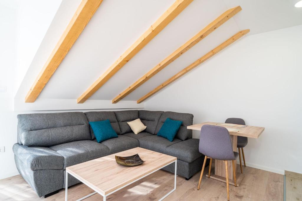 Posedenie v ubytovaní Apartmani Kralj