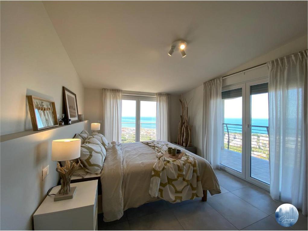 Posteľ alebo postele v izbe v ubytovaní Seascape Apartment with breath taking view