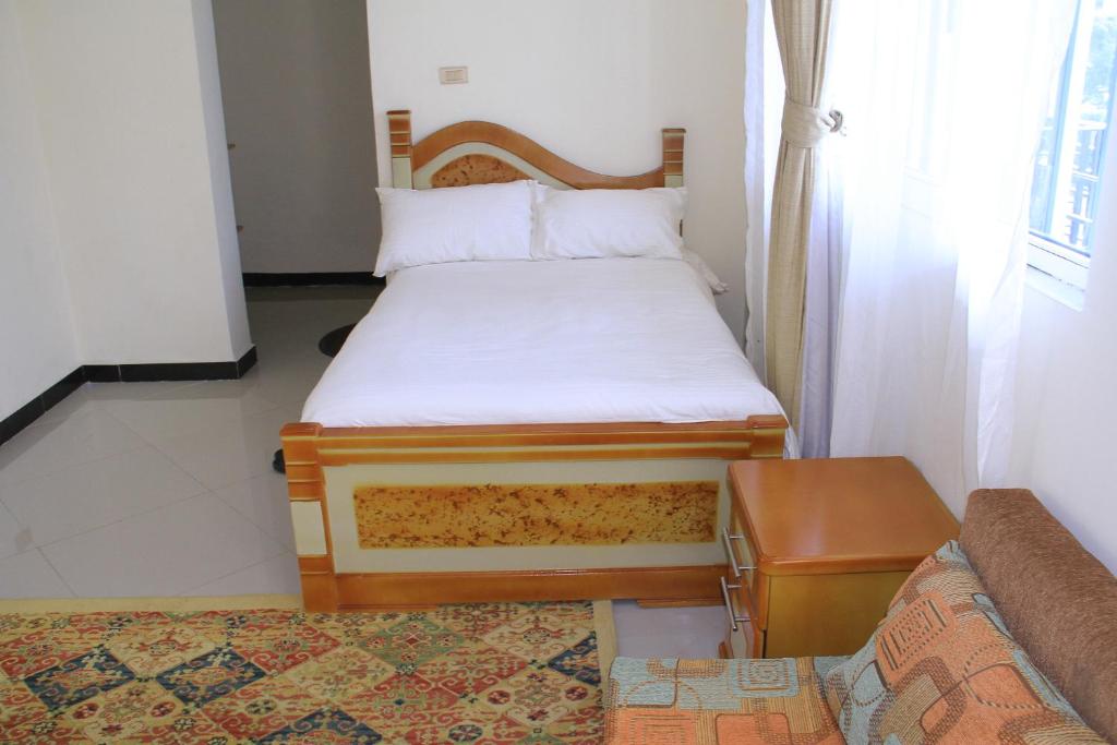 Avi Guest House - Standard Queen Room