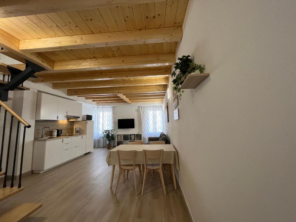 Kuchnia lub aneks kuchenny w obiekcie Anfite Apartments Santa Maria