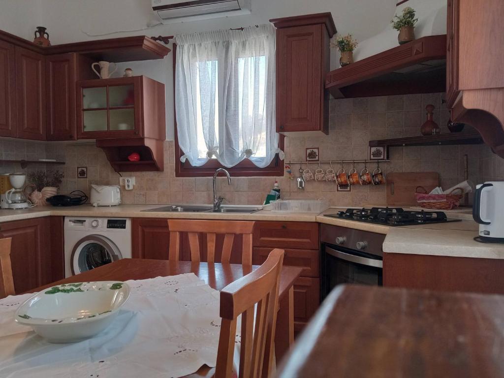 Kuchnia lub aneks kuchenny w obiekcie Nikelen Lindian Exclusive Apartments