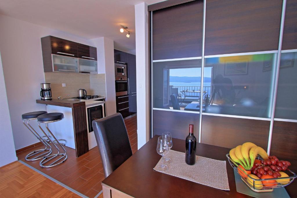 Kuchyňa alebo kuchynka v ubytovaní Studio Apartman LUKA