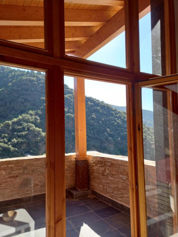 Casa rural de alta montaña en los Pirineos Cal-Cavale (España ...