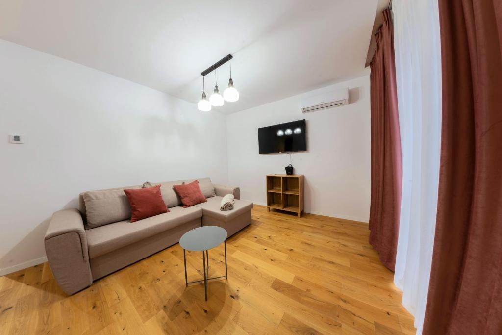 Citadela North 1BR Apartment w security and self check in