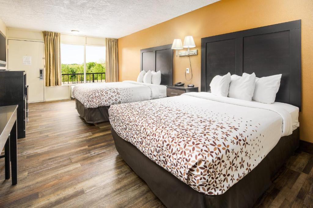 Americana Inn a Travelodge by Wyndham - Queen Room Mit Zwei Queensize -Betten - Nichtraucher