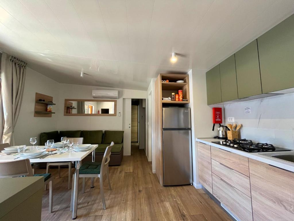Kuchyň nebo kuchyňský kout v ubytování Mobile Home Karlo