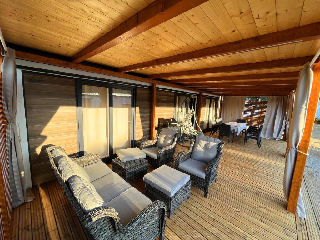 Posezení v ubytování Mobile Home Karlo
