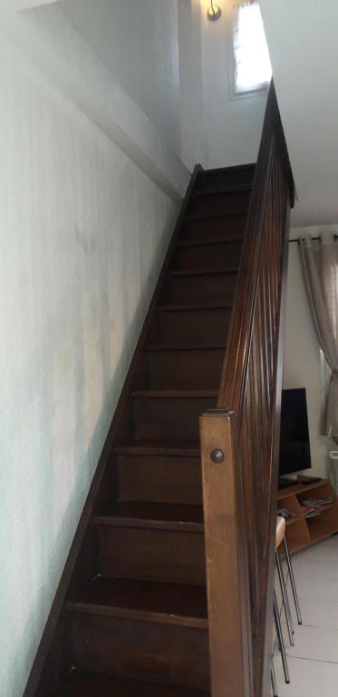 Televízia a/alebo spoločenská miestnosť v ubytovaní Appartement à 8 km de la mer - 3 chambres