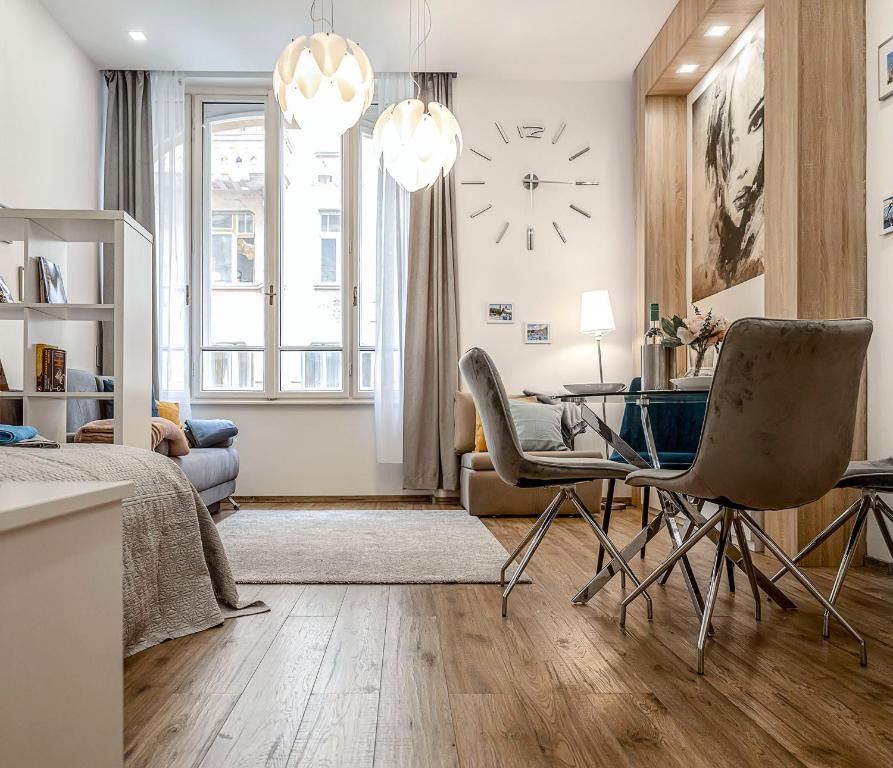 Posedenie v ubytovaní Bellini Apartment
