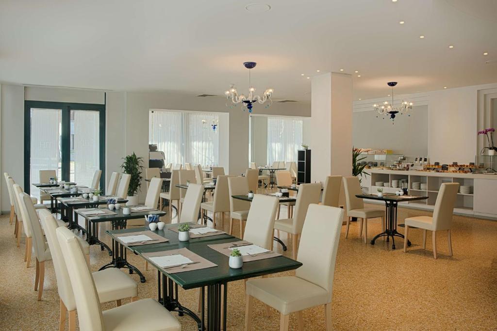 Restaurace v ubytování NH Ravenna