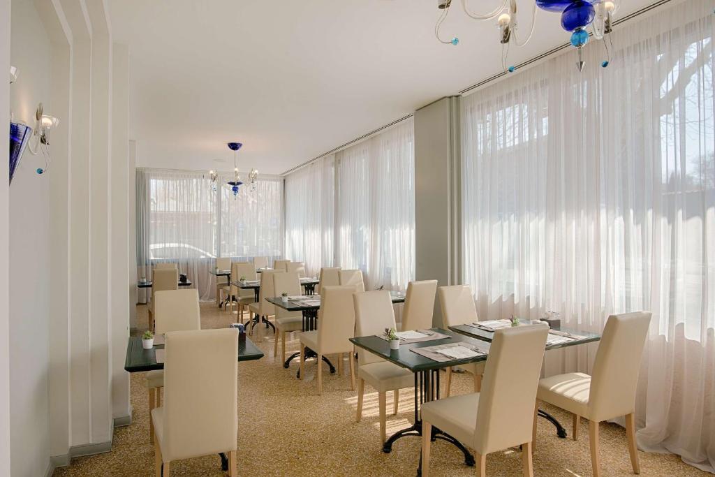 Restaurace v ubytování NH Ravenna