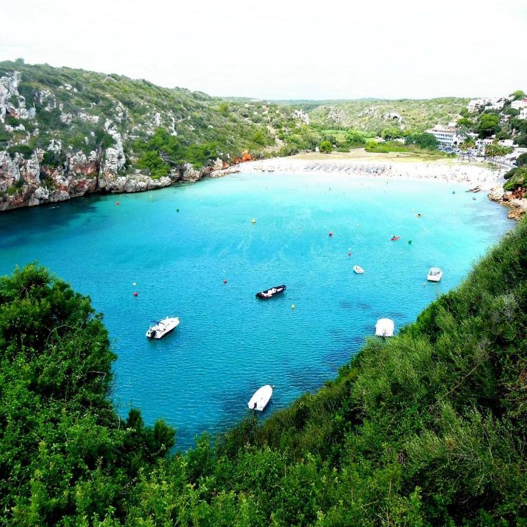 Booking.com: Precioso apartamento de 2 habitaciones en cala ...