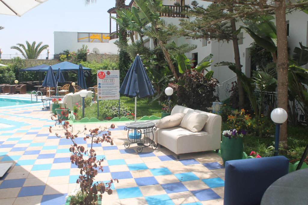 Bazén v ubytování Hotel Residence Rihab nebo v jeho okolí