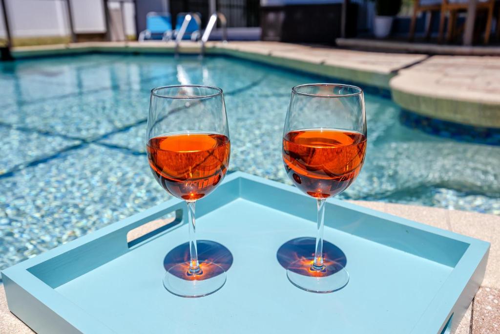 Vacation Home Cozy 3 Bedroom 2 Bath Vacation House With Heated Swimming