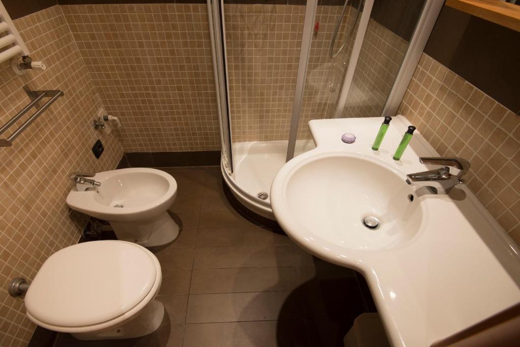 A bathroom at My Rooms