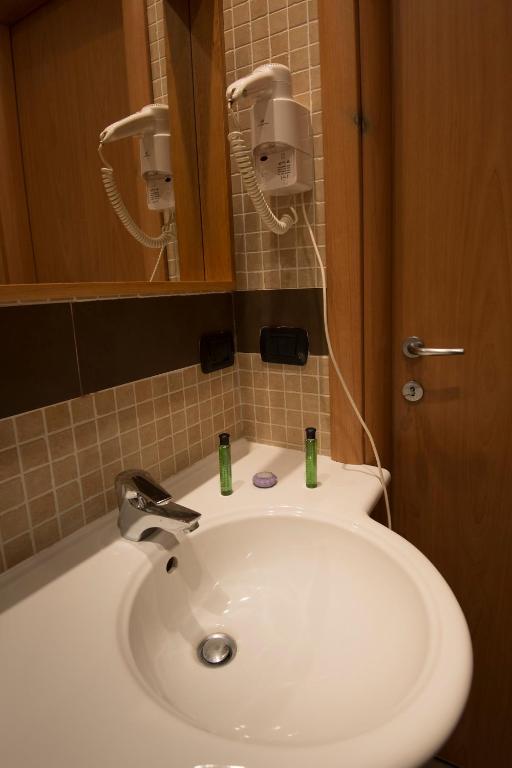 A bathroom at My Rooms