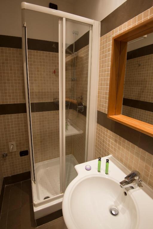 A bathroom at My Rooms