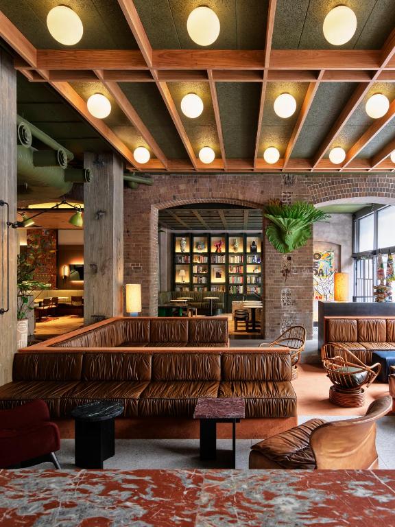 Posezení v ubytování Ace Hotel Sydney