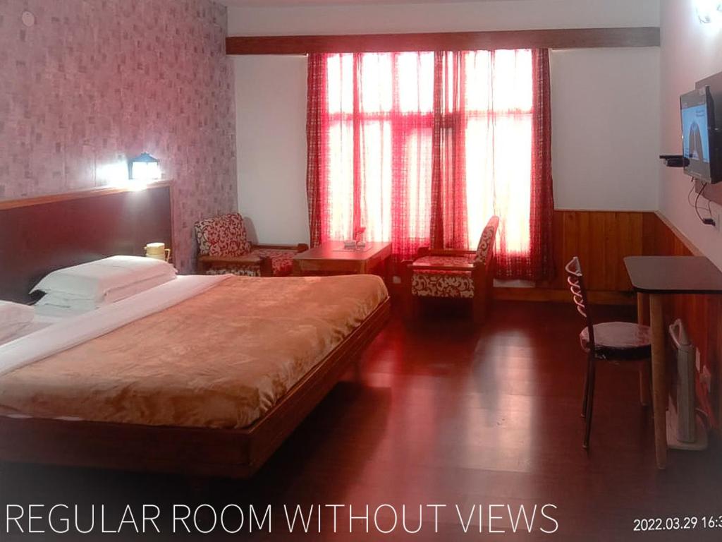 Vardaan Hotels - PatniTop - Économie Double Pièce
