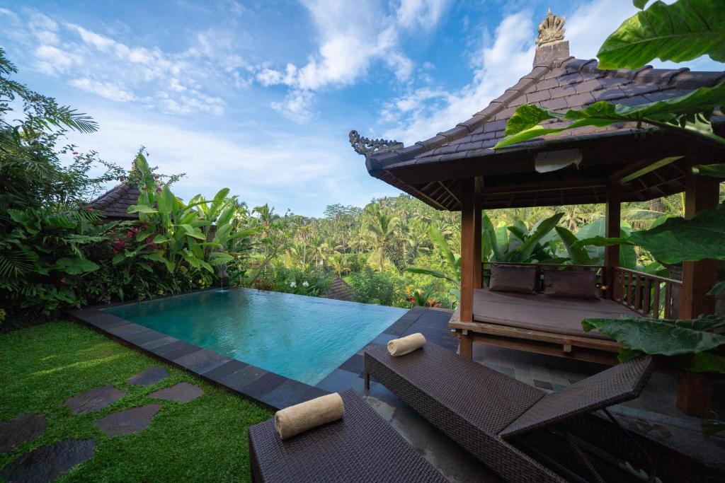 Bazén v ubytování GK Bali Resort nebo v jeho okolí