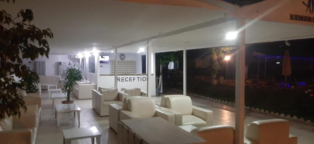 Posezení v ubytování Anita Kemer Noch Hotel - All Inclusive
