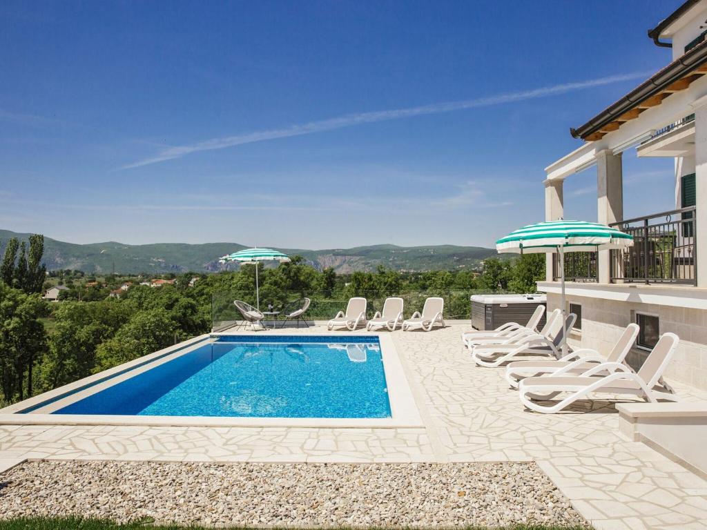 Fotografia z galérie ubytovania Splendid villa with panoramic view v destinácii Donja Glavina