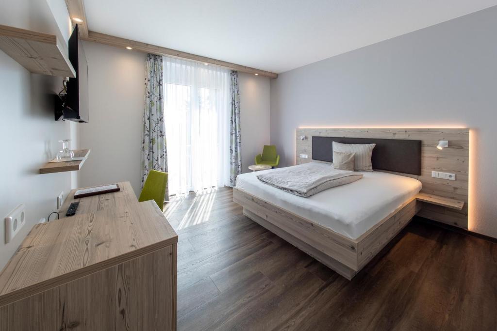 Landhotel Hopp Garni - Superior Double Room