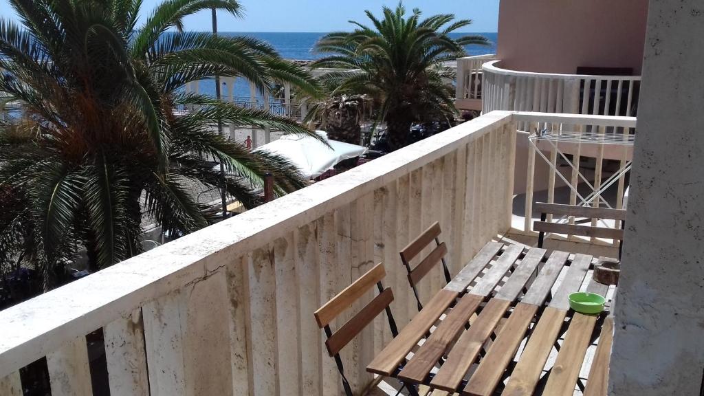 Suite beachfront near the station and Port, 5 beds - Maison De Deux Chambres