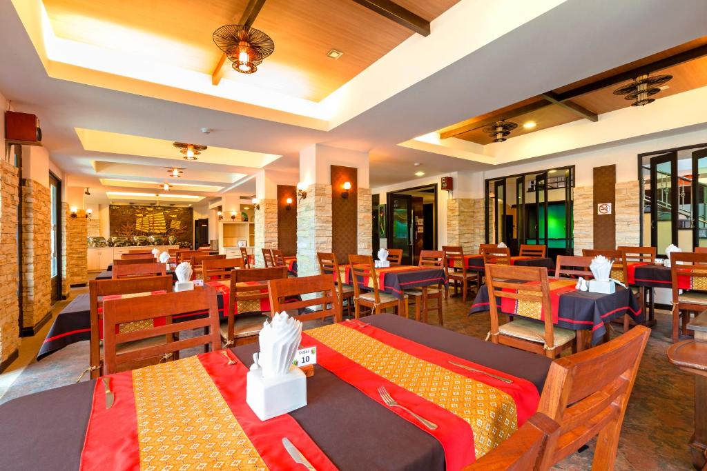 Restaurace v ubytování Nipa Resort, Patong Beach - SHA Extra Plus