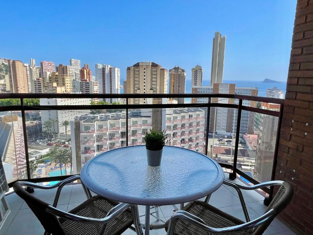 Seaview apartment with pool at Torremar