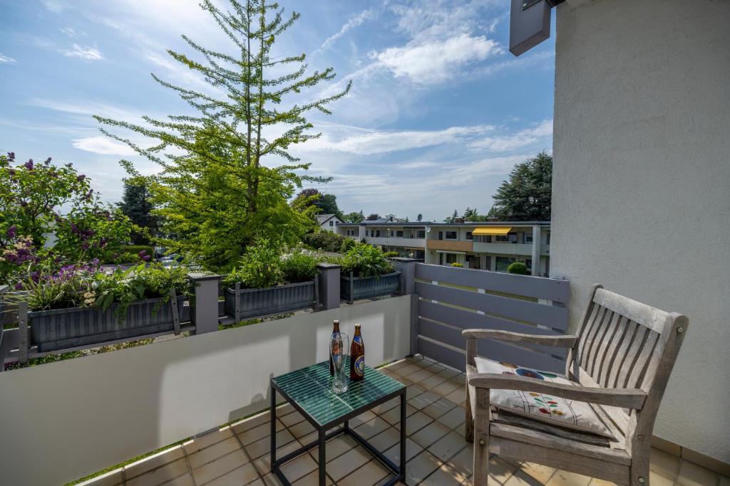 Balkón nebo terasa v ubytování Exklusives Josenhaus mit See- und Alpenblick & Gartensauna