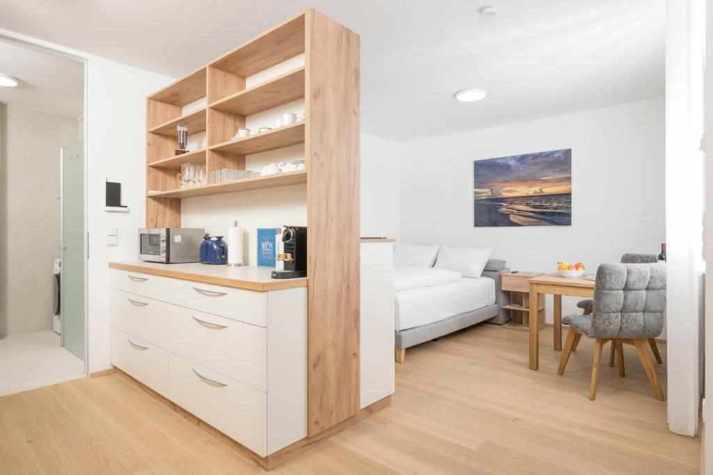 A kitchen or kitchenette at Cozy Ottakring
