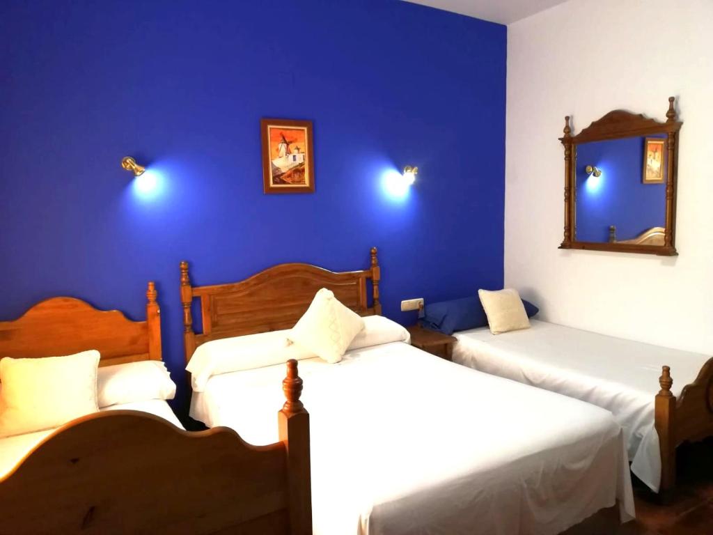 Hostal Restaurante Ego's - Habitación Triple Con Baño Privado