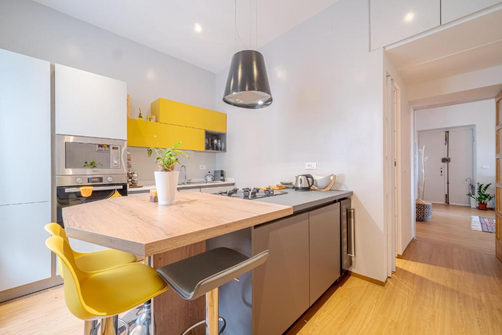 Bright apartment a few steps from via Garibaldi, Genua Bijgewerkte