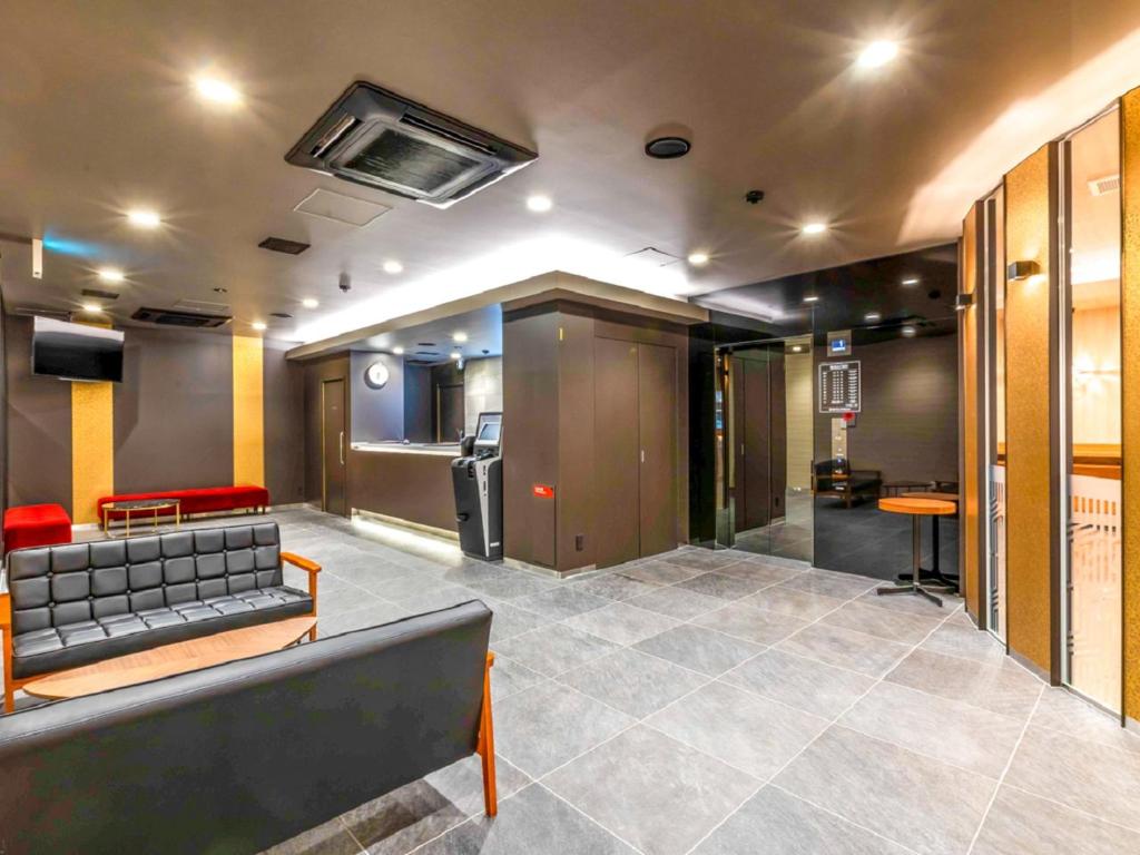 Posezení v ubytování HOTEL LiVEMAX Okazaki