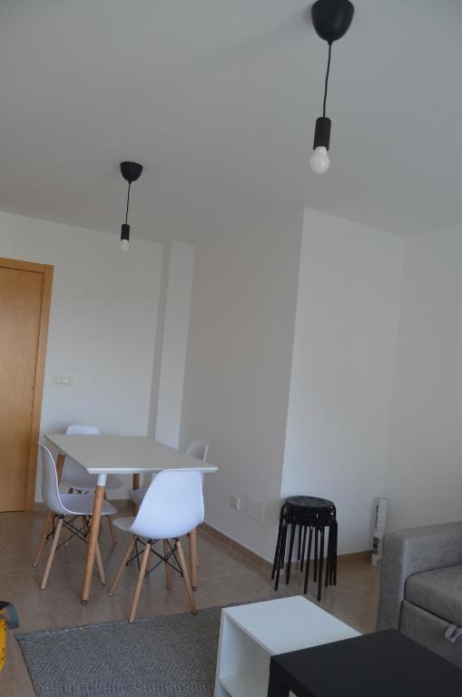 Posedenie v ubytovaní Precioso apartamento con garaje en Ares.