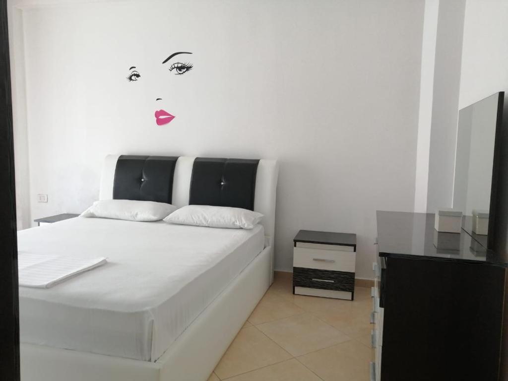Bilal Golemi Sea View Apartment - Image 2