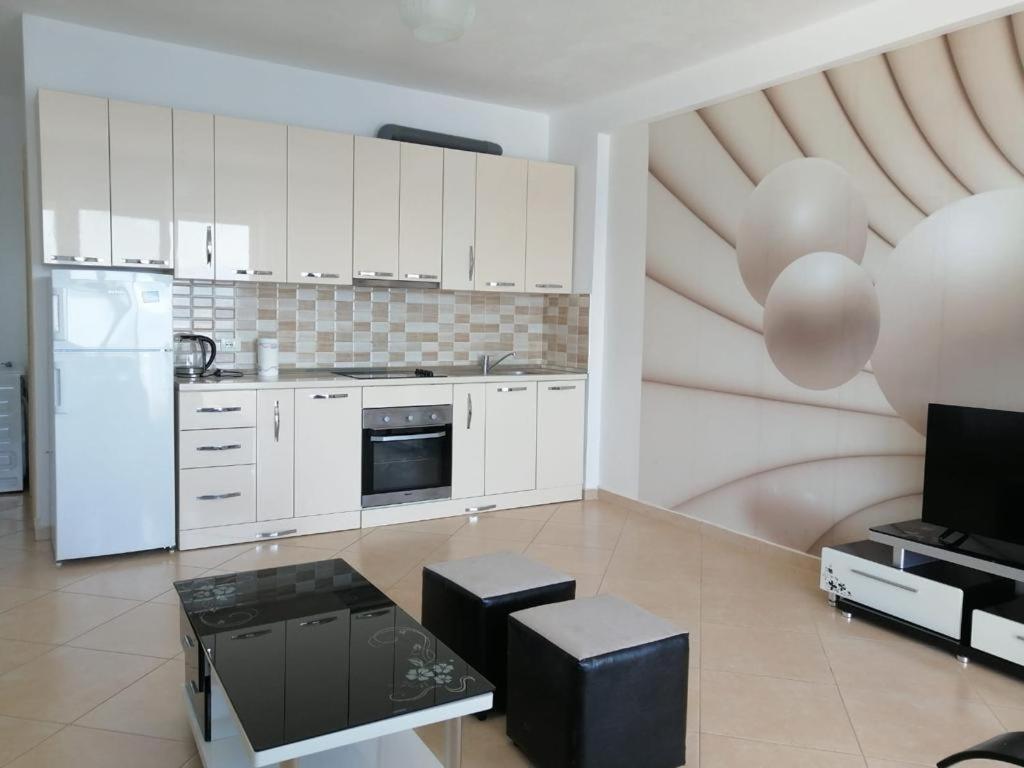 Bilal Golemi Sea View Apartment - Image 4
