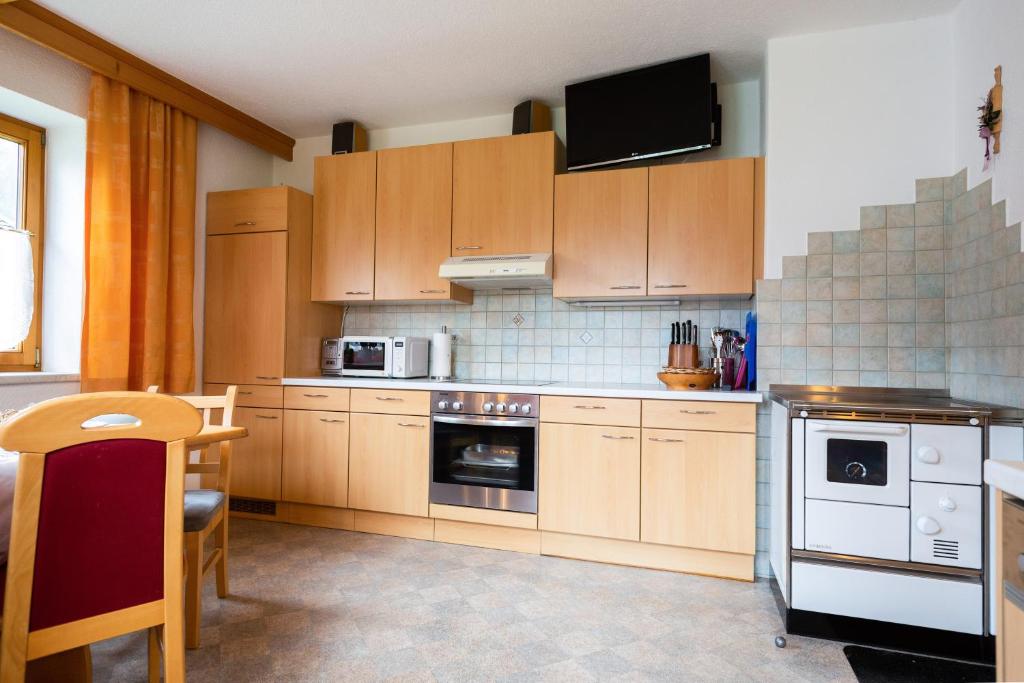 Kuchyň nebo kuchyňský kout v ubytování Apartment Weberhäusl