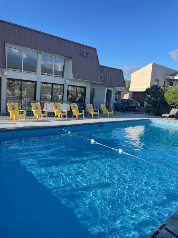 Niagara Lodge & Suites - Resim 9